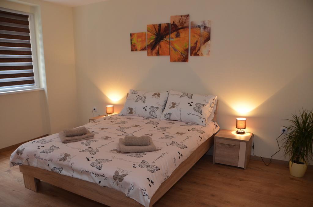 Apartment Marija Sremska Mitrovica Eksteriør billede