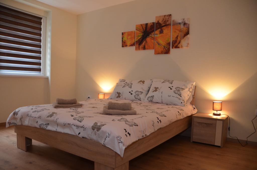 Apartment Marija Sremska Mitrovica Eksteriør billede