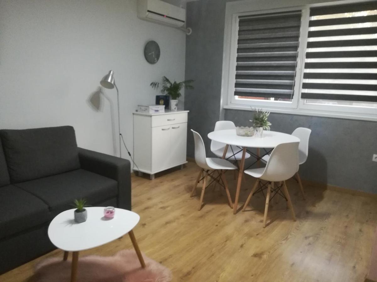 Apartment Marija Sremska Mitrovica Eksteriør billede